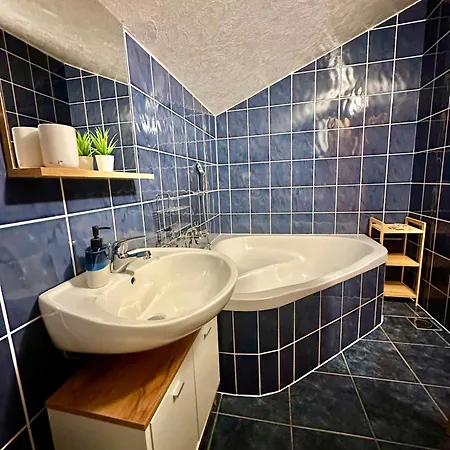 Sea And Mountain Views - Old Town Apartment *